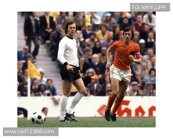 足球史上十大球星齐聚一堂 同场竞技演绎传奇对决