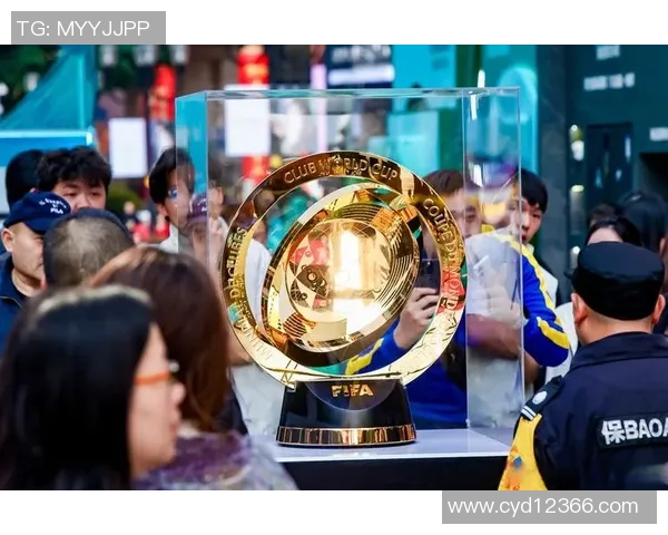 足球星星奖杯的市场价格是多少 如何评估其收藏价值